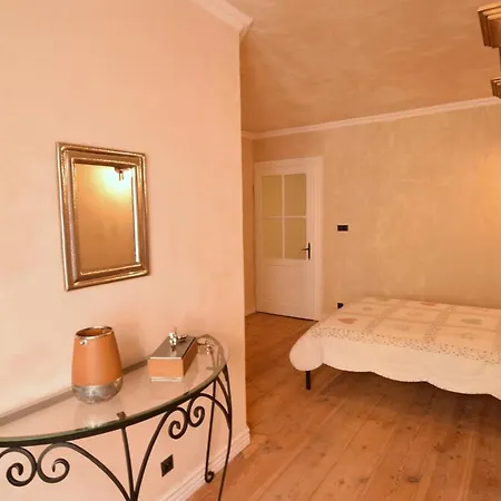 55m² 2 Slaapkamer, 1 Privé Badkamer In Stadscentrum Accommodatie bij particulieren Wrocław