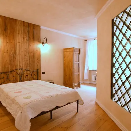 55m² 2 Slaapkamer, 1 Privé Badkamer In Stadscentrum *