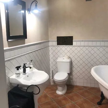 Accommodatie bij particulieren 55m² 2 Slaapkamer, 1 Privé Badkamer In Stadscentrum Wrocław